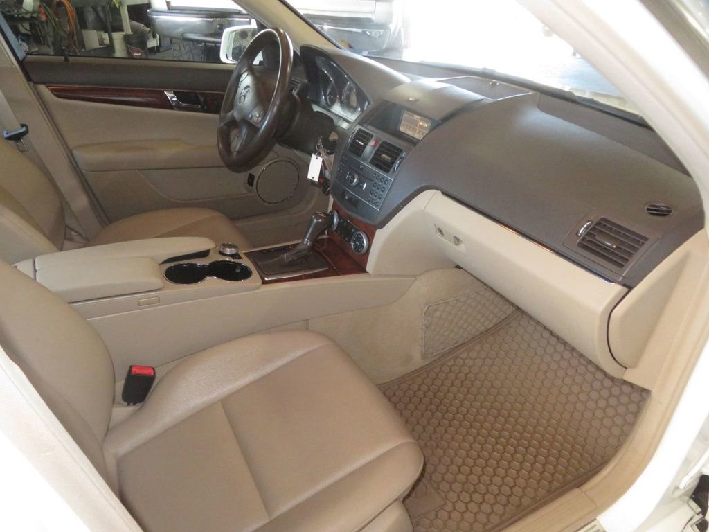 Used 2011 Mercedes-Benz C 300 Sedan image 31