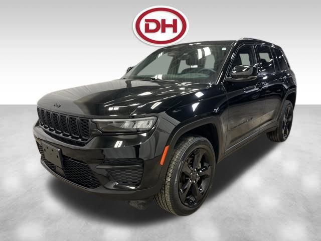 Used 2023 Jeep Grand Cherokee Altitude image 7