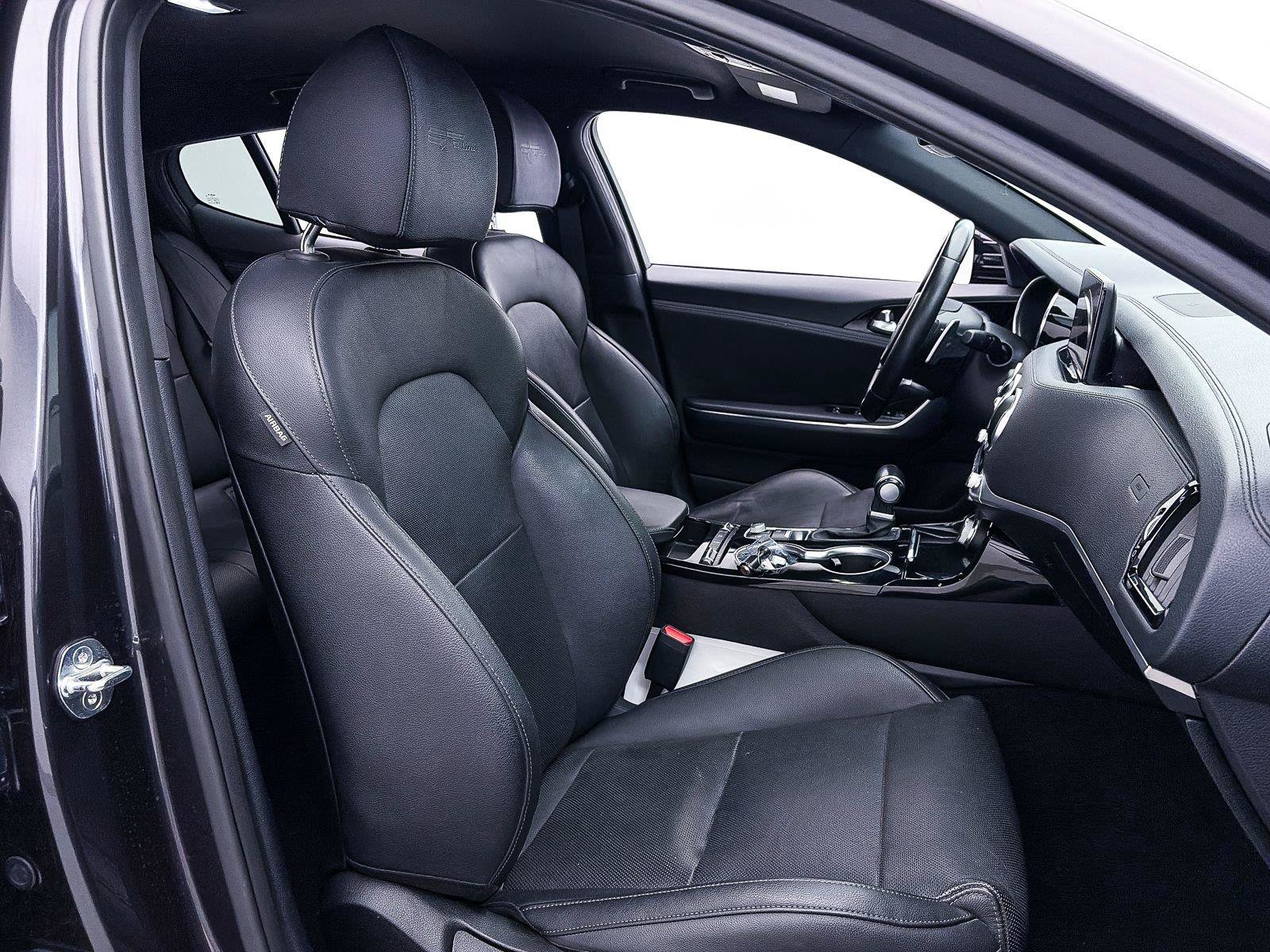 Certified 2023 Kia Stinger GT-Line RWD image 34