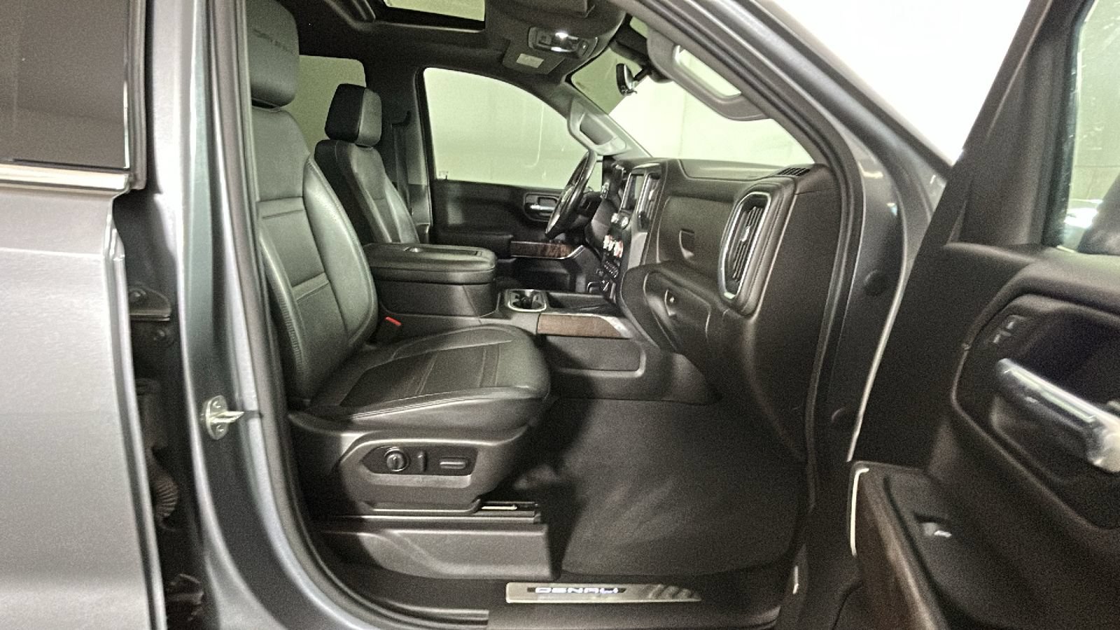 Used 2022 GMC Sierra 1500 Denali w/ Denali Reserve Package AWD/4WD image 35