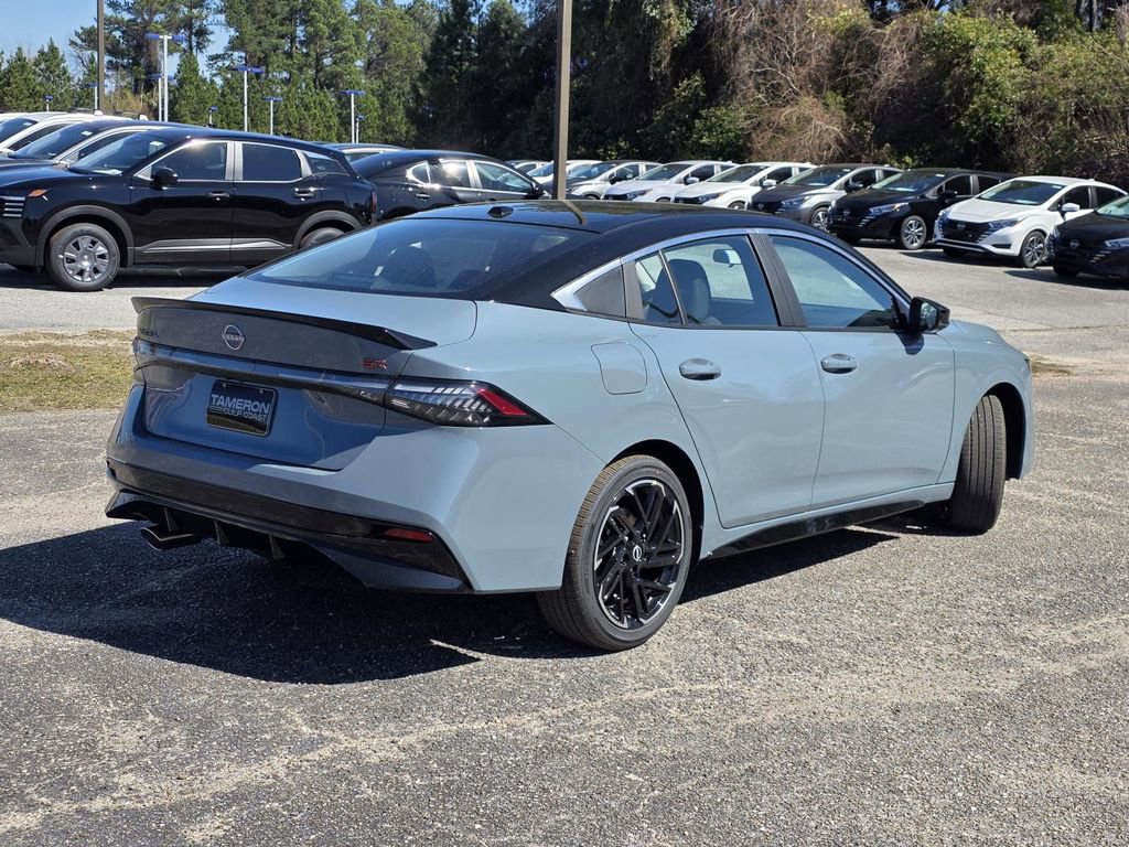 New 2026 Nissan Sentra SR w/ Floor Mat Package FWD image 6