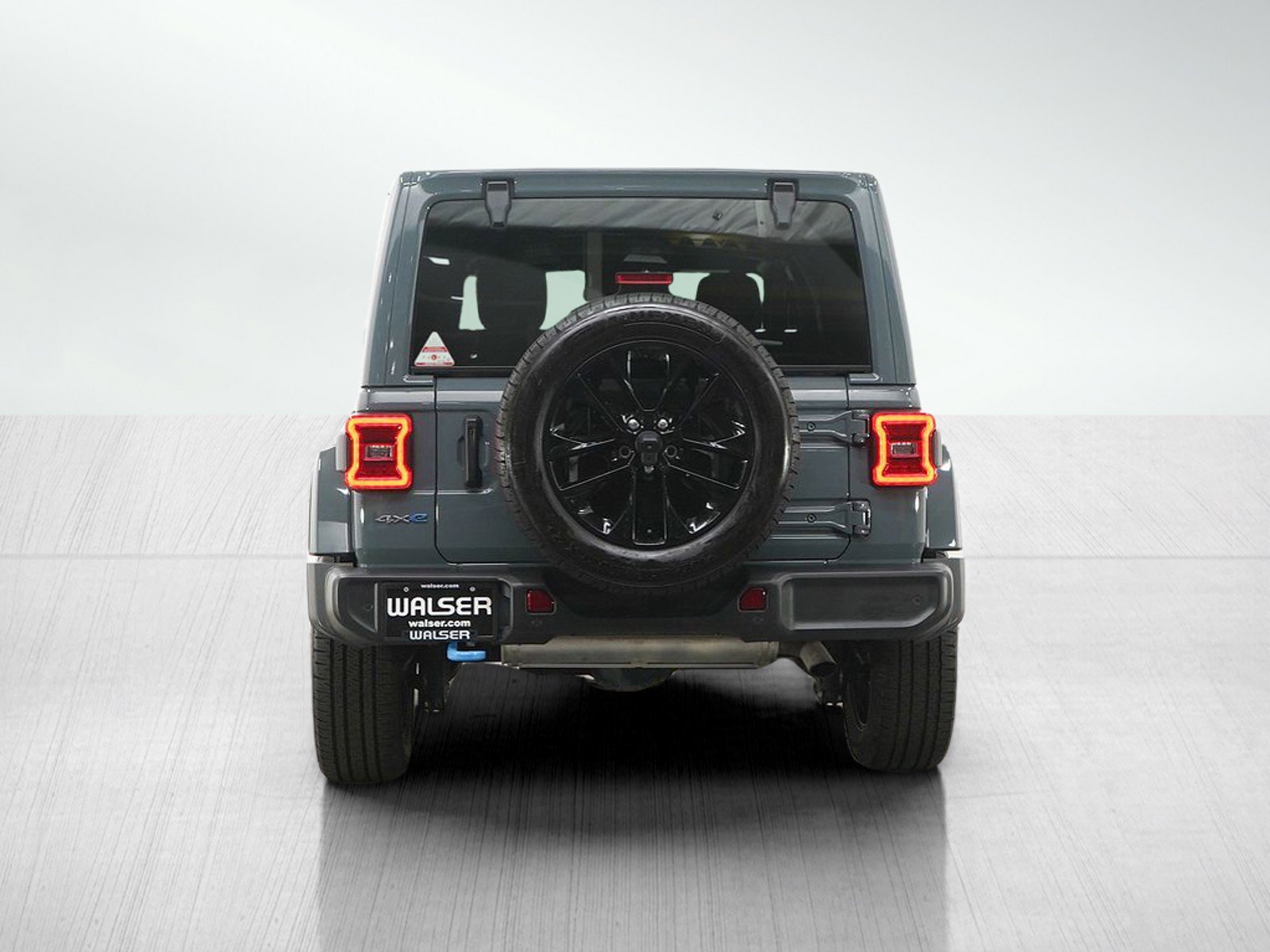 Used 2024 Jeep Wrangler Unlimited Sahara w/ Safety Group AWD/4WD image 4