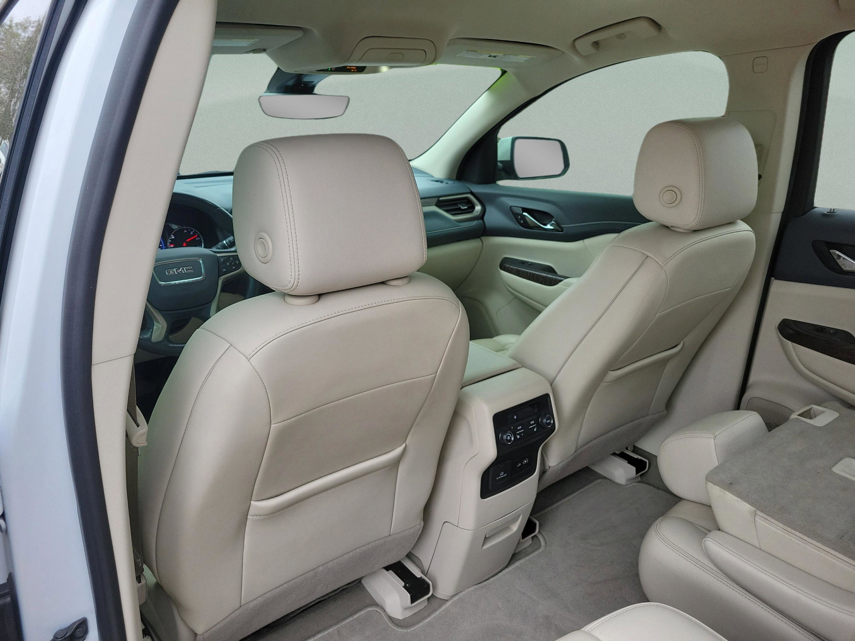 Used 2021 GMC Acadia Denali w/ Denali Technology Package image 10