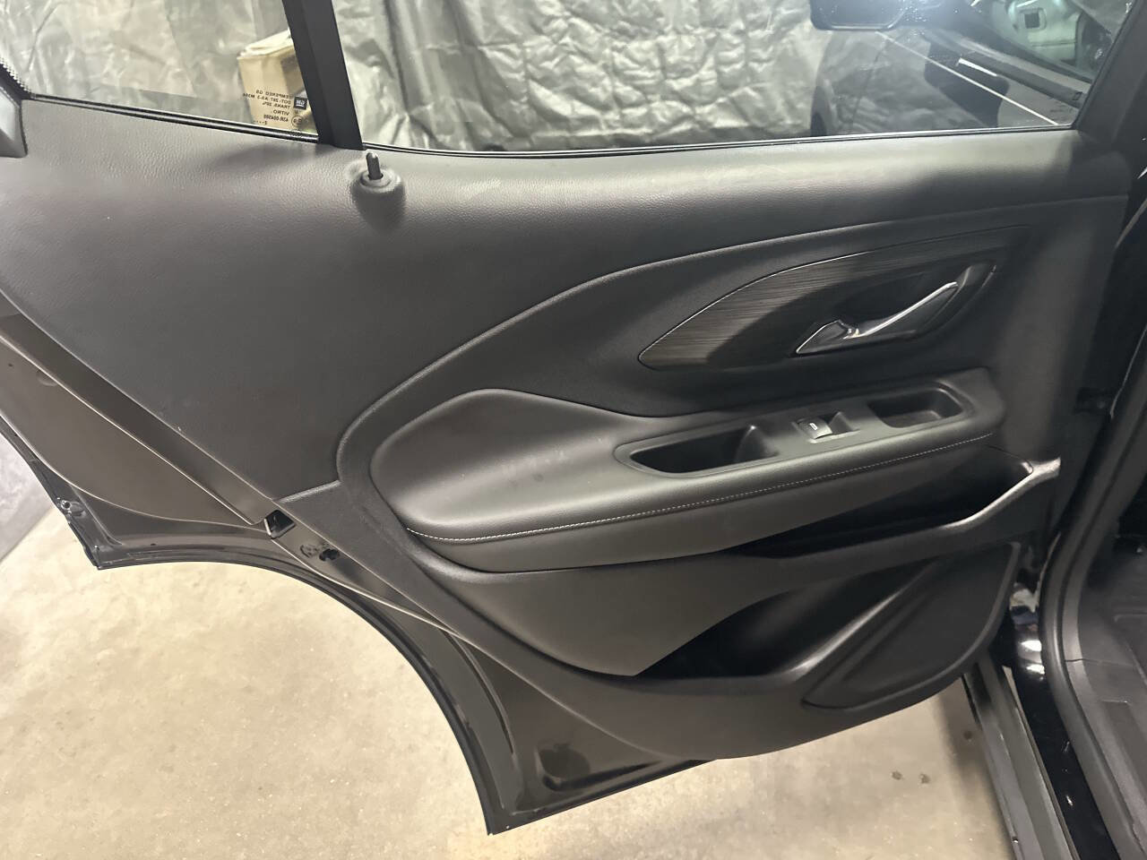 Used 2023 GMC Terrain SLE w/ Driver Convenience Package image 11