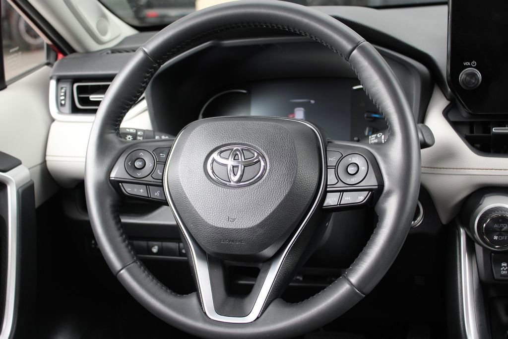 Used 2023 Toyota RAV4 XLE Premium AWD/4WD image 31