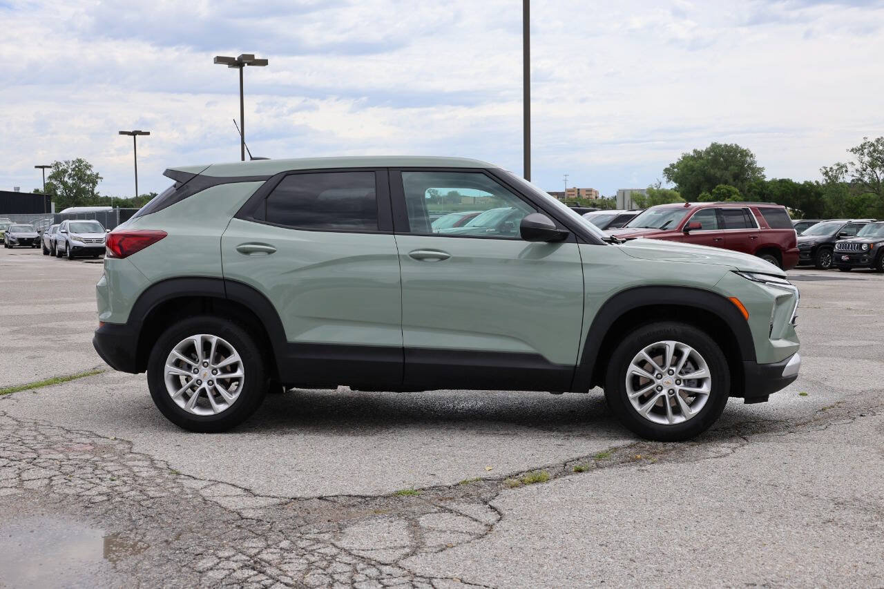 Used 2026 Chevrolet TrailBlazer LS w/ LS Convenience Package AWD/4WD image 7