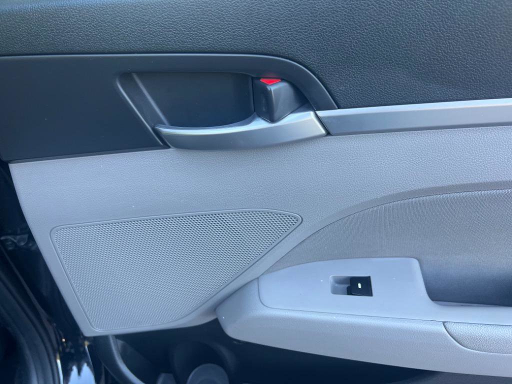 Used 2019 Hyundai Elantra SEL image 19