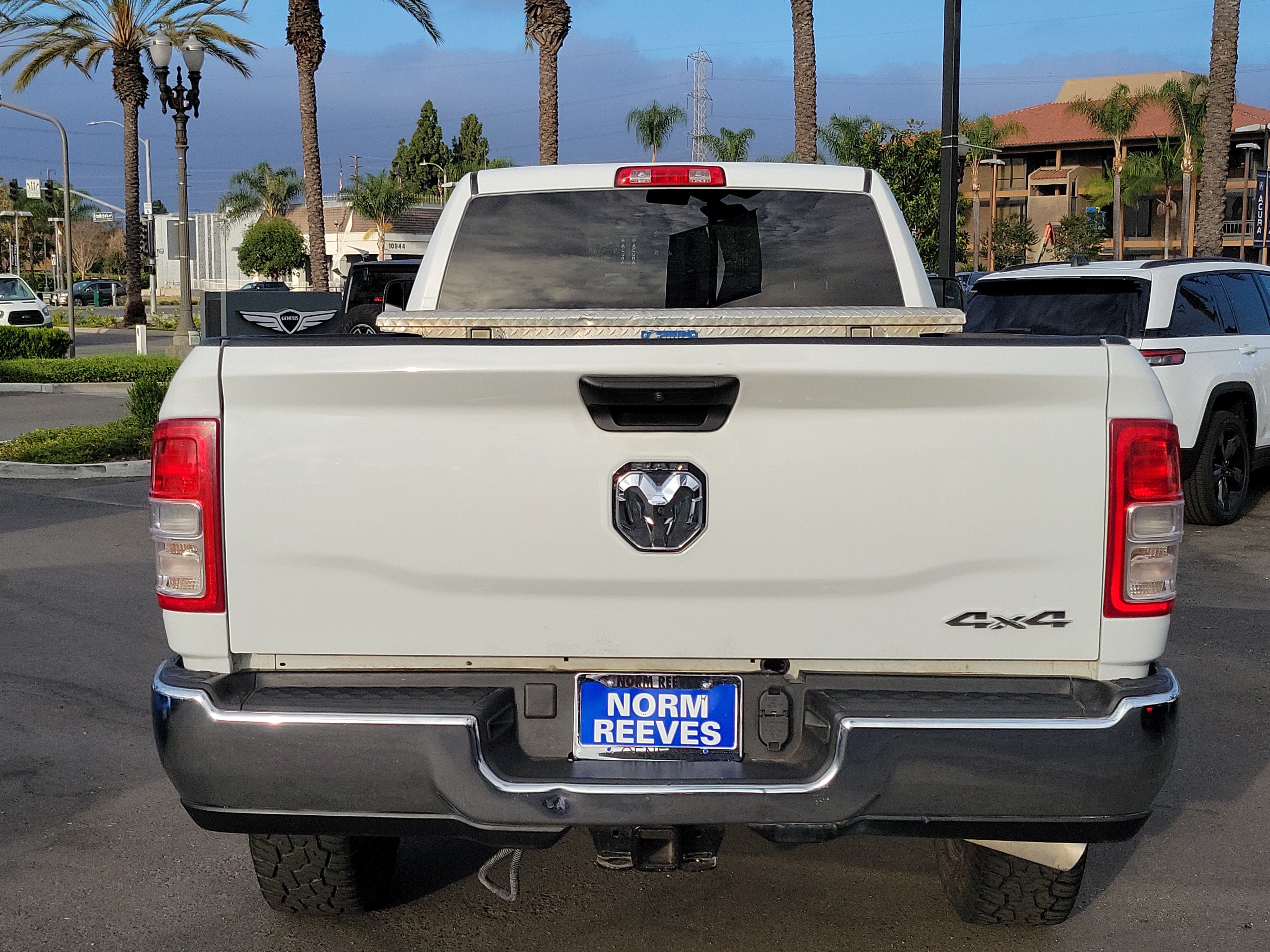 Used 2022 RAM 2500 Tradesman w/ Chrome Appearance Group AWD/4WD image 5
