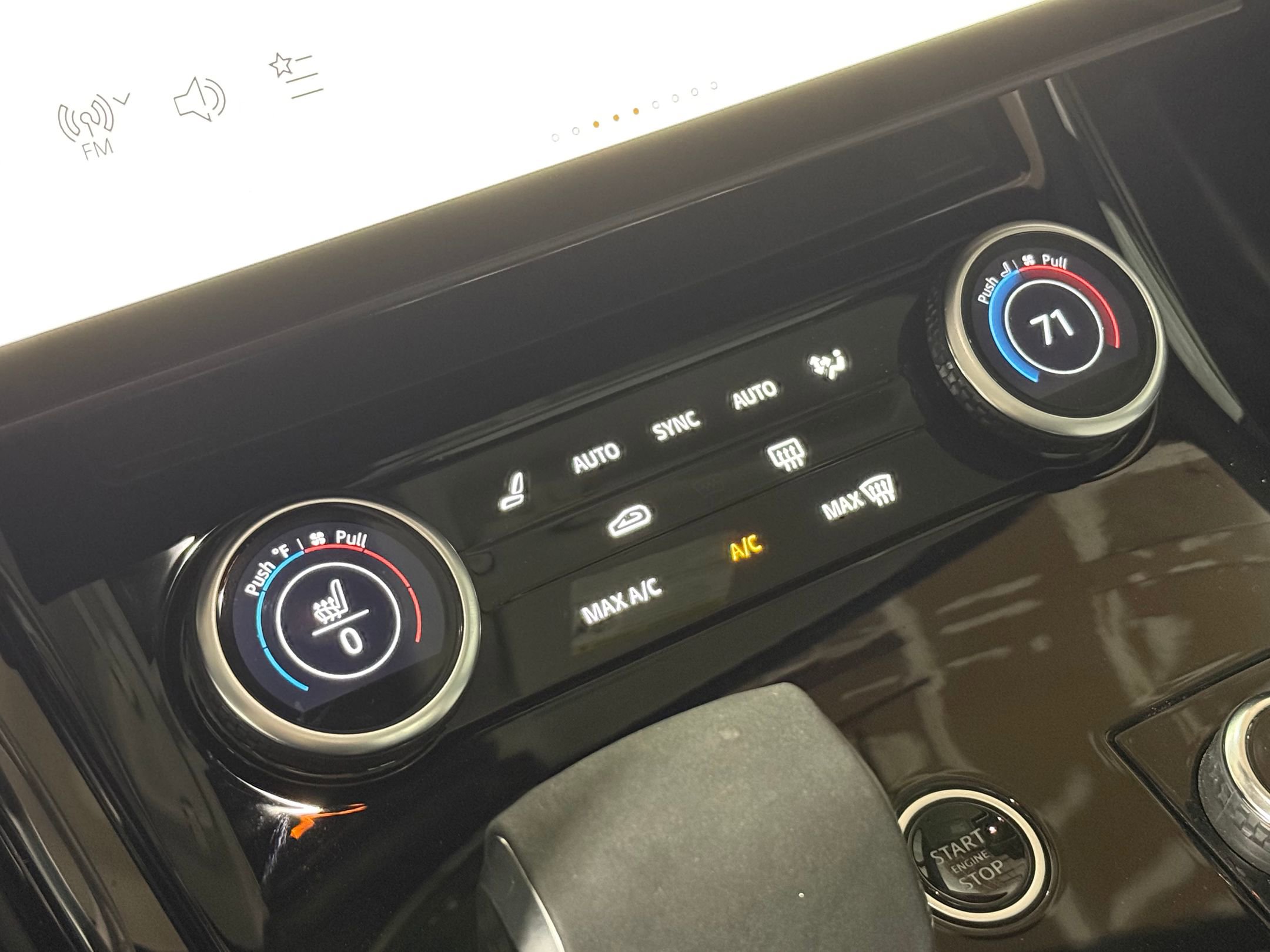 Used 2023 Land Rover Range Rover Sport SE Dynamic image 36