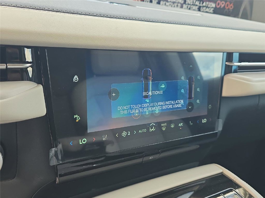 New 2026 Lincoln Navigator Premiere AWD/4WD image 21