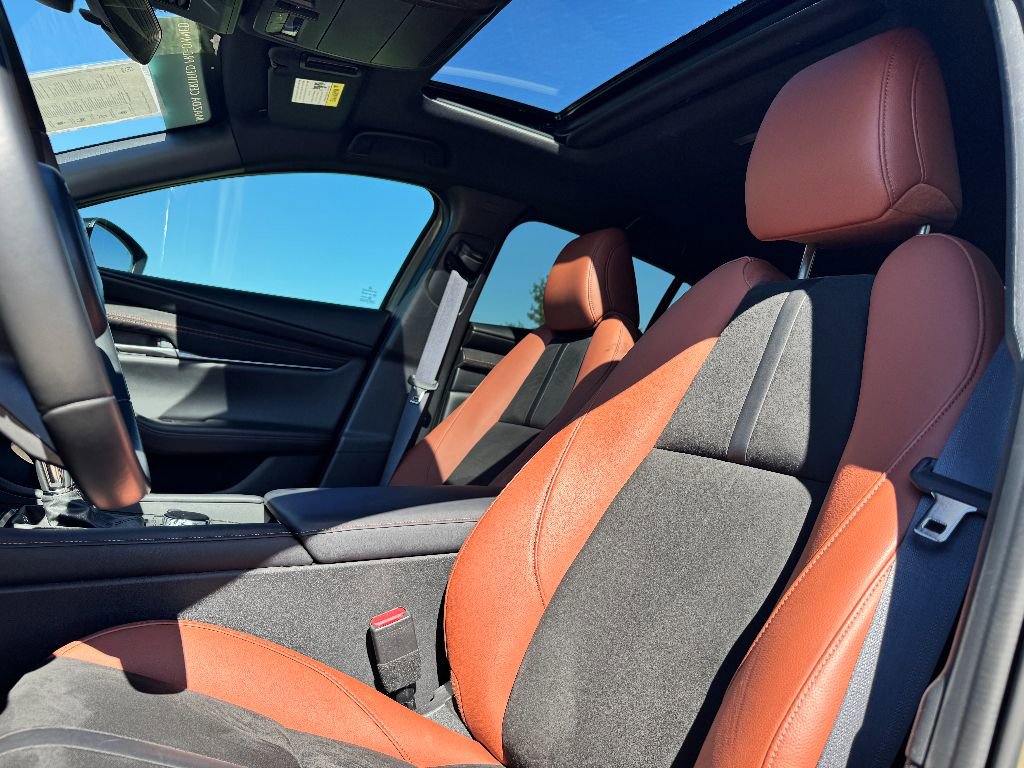 Certified 2025 MAZDA MAZDA3 Carbon image 12