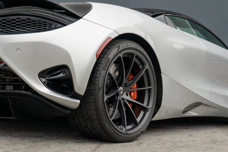 Used 2024 McLaren 750S Spider image 44
