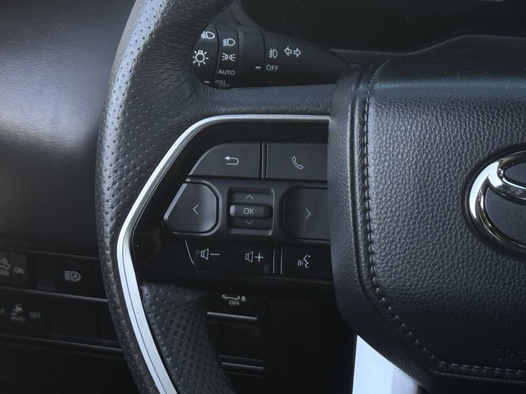 Used 2024 Toyota Tundra Platinum AWD/4WD image 15