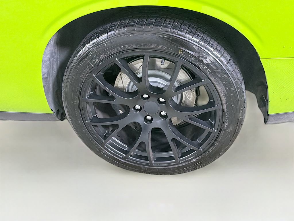 Used 2015 Dodge Challenger R/T Scat Pack w/ Scat Pack Appearance Package RWD image 30
