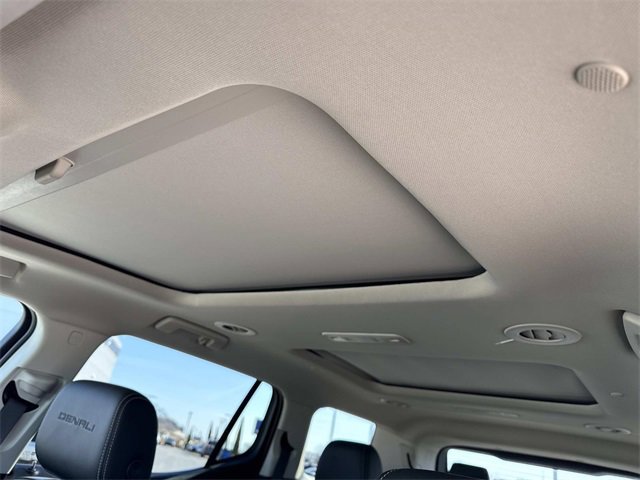 Certified 2023 GMC Acadia Denali w/ Black Diamond Edition image 30