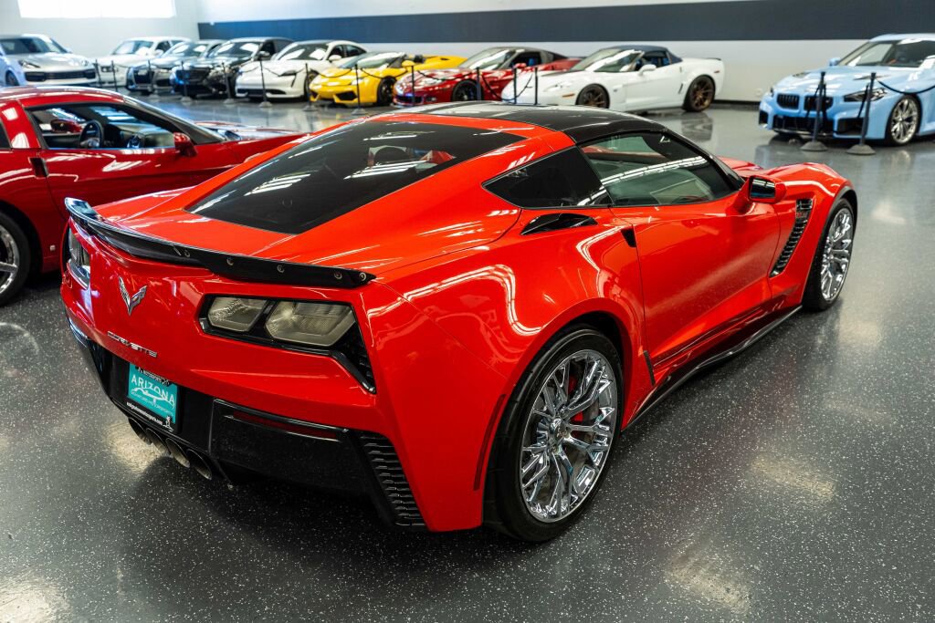 Used 2015 Chevrolet Corvette Z06 w/ 3LZ Preferred Equipment Group image 5