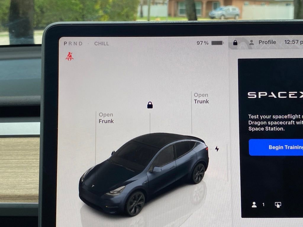 Used 2025 Tesla Model Y Long Range image 28