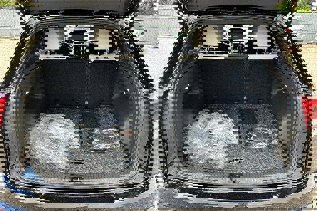 New 2026 Volkswagen Atlas Cross Sport SEL Premium R-Line image 15