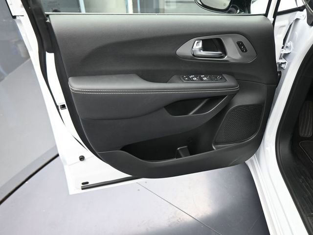 New 2026 Chrysler Pacifica Select image 25