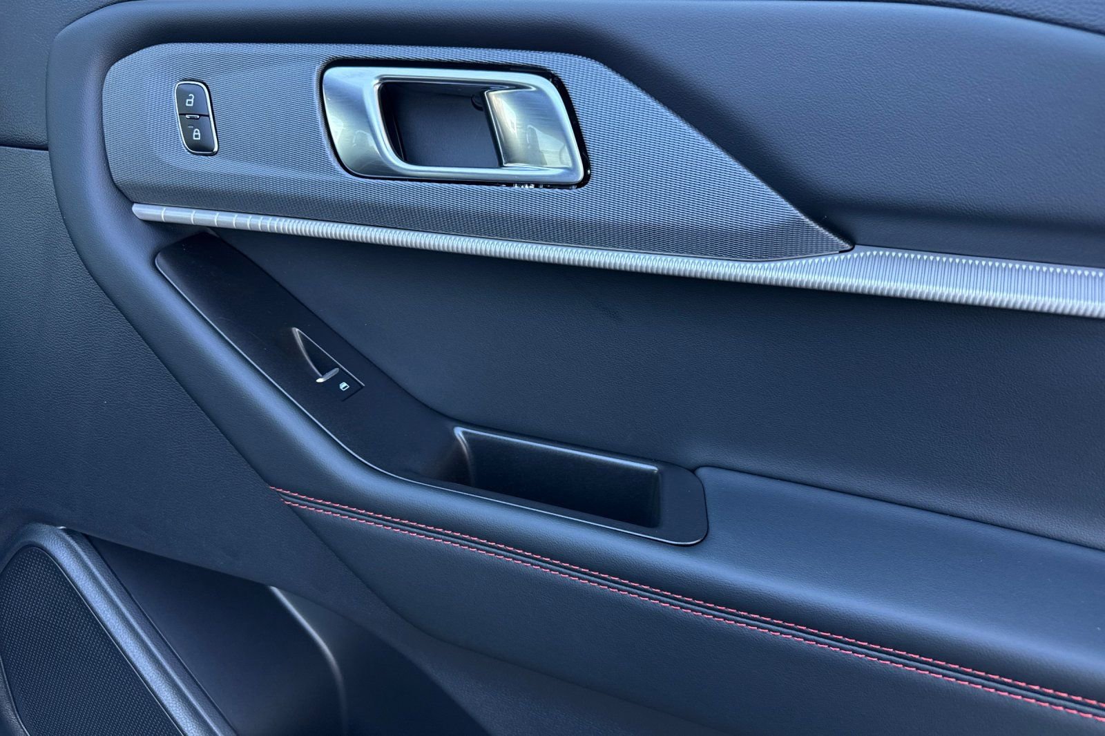 New 2026 Ford Explorer ST-Line w/ ST-Line Street Pack image 20