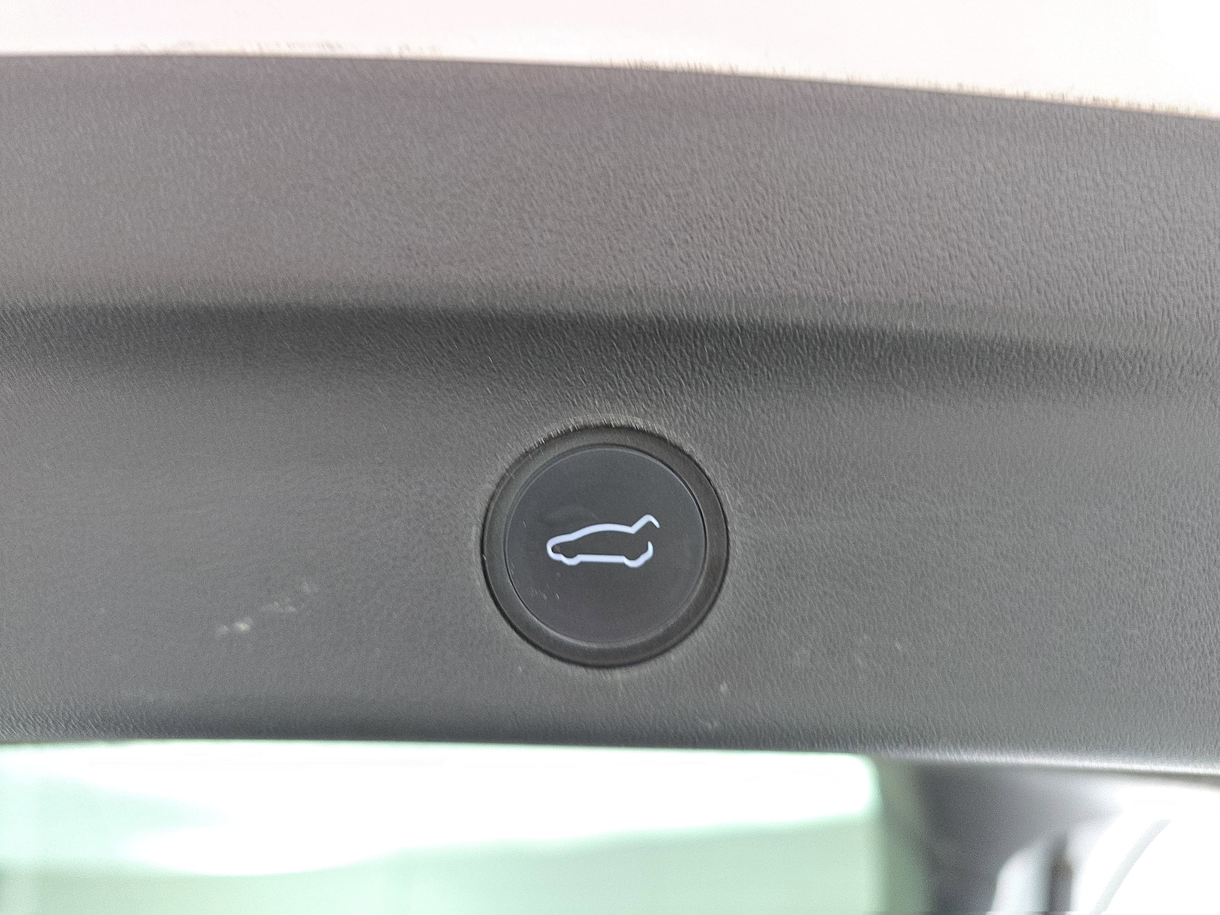 Used 2021 Tesla Model Y Long Range image 13