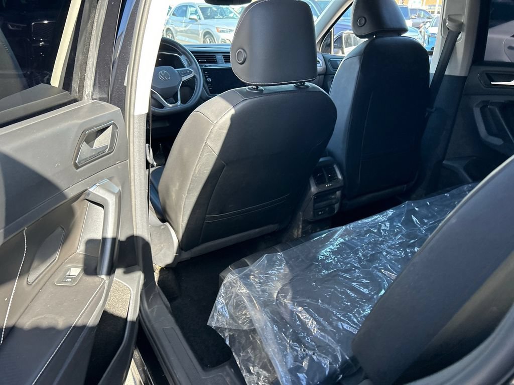 Used 2023 Volkswagen Tiguan SE FWD image 10