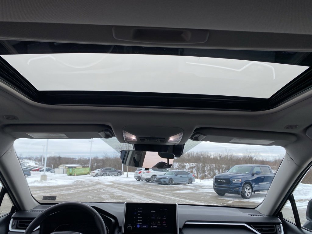 Used 2023 Toyota RAV4 XLE image 21