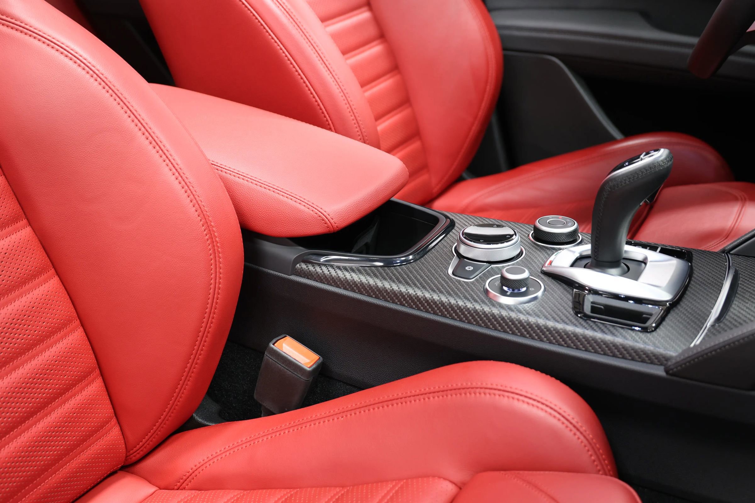 Used 2024 Alfa Romeo Stelvio Quadrifoglio image 82