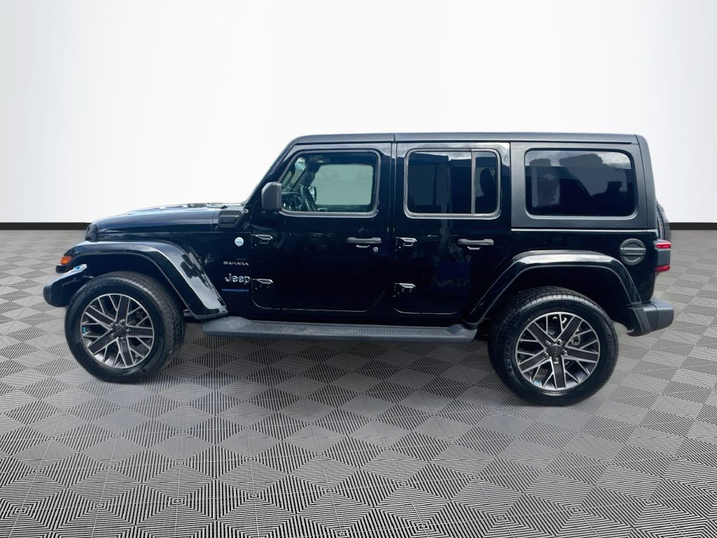 Certified 2023 Jeep Wrangler Unlimited Sahara w/ Cold Weather Group AWD/4WD image 9