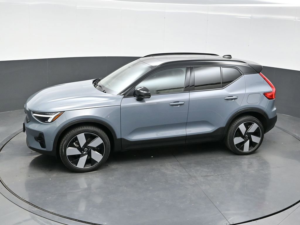 Used 2023 Volvo XC40 Recharge Plus image 34