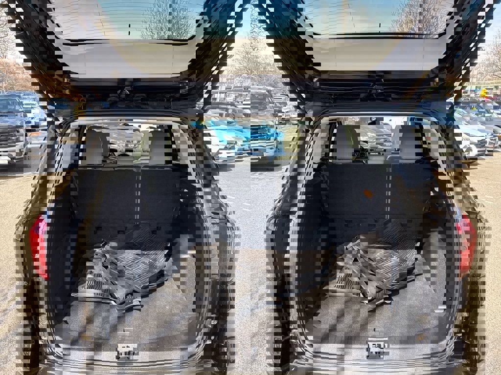 Used 2019 Ford Escape Titanium image 25