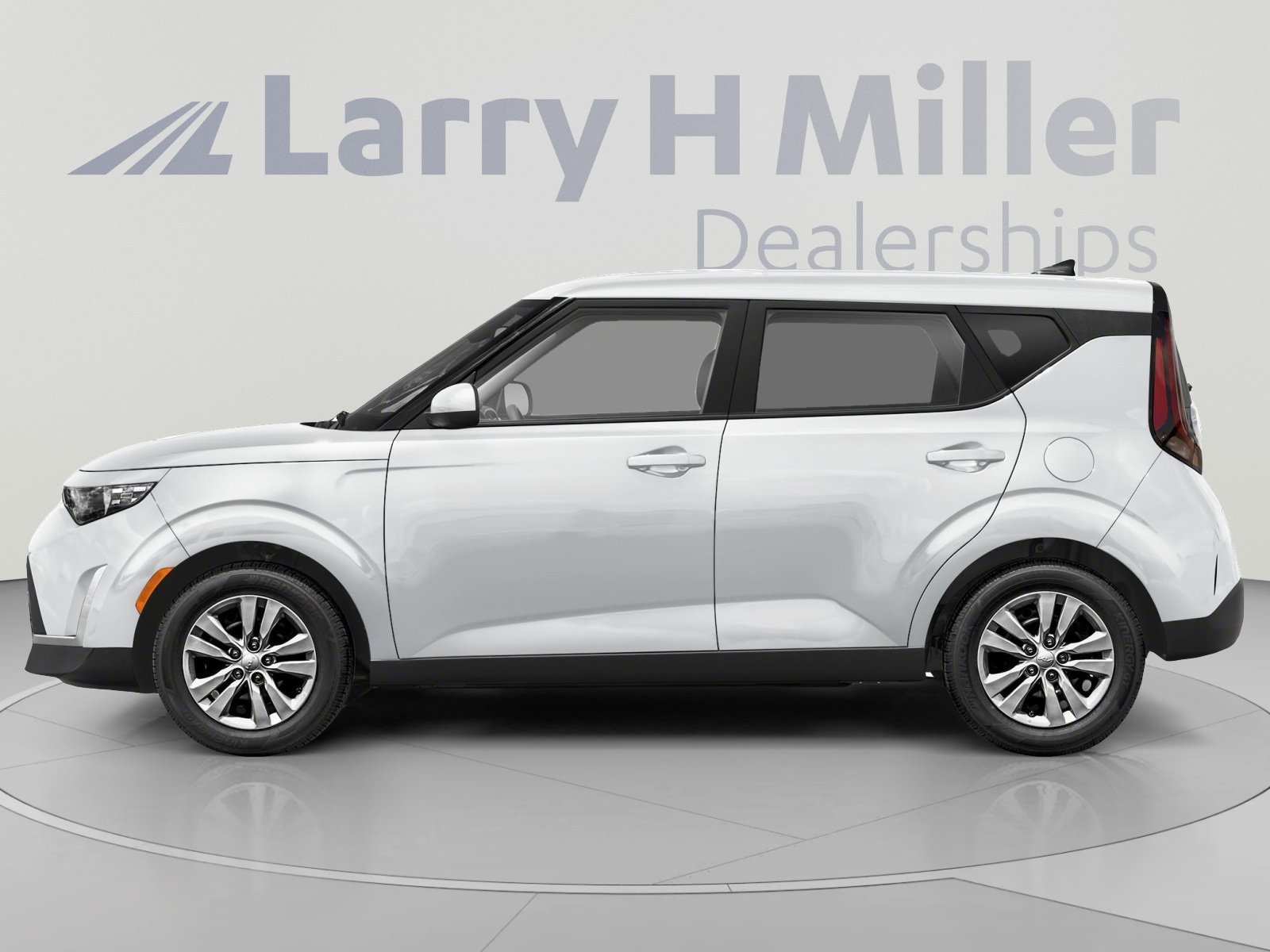 Used 2023 Kia Soul LX w/ LX Technology Package FWD image 3