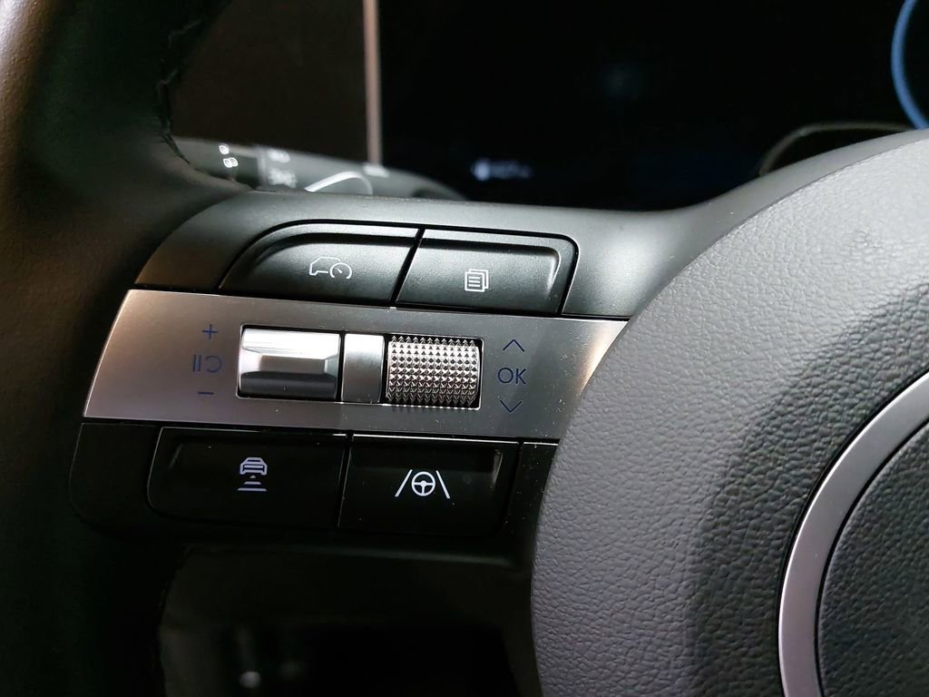 Certified 2025 Hyundai Tucson SEL AWD/4WD image 17