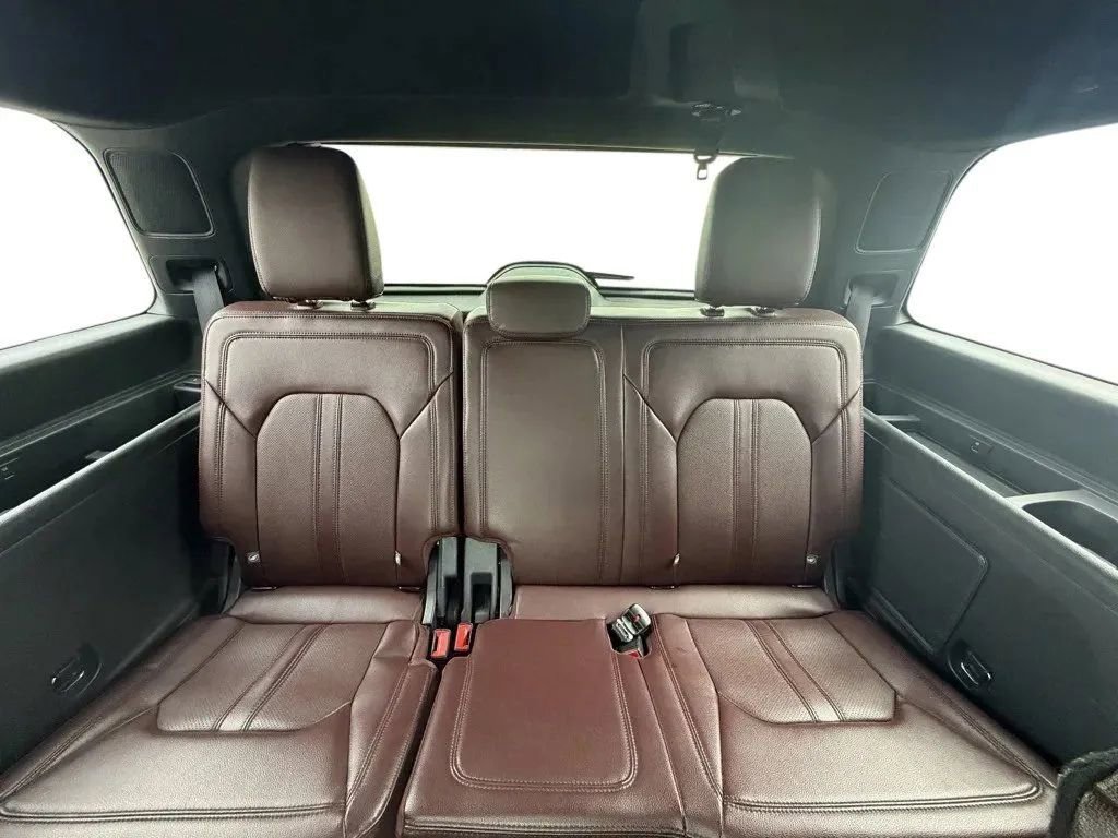 Used 2023 Ford Expedition Limited AWD/4WD image 34