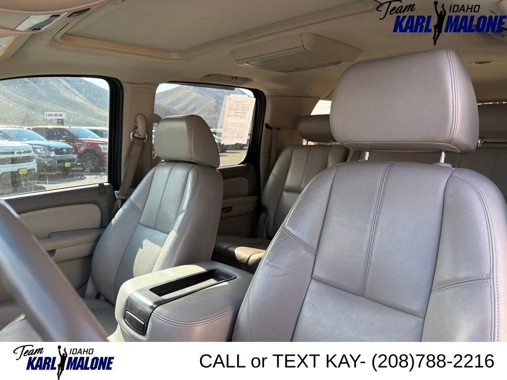 Used 2008 Chevrolet Suburban LT w/ LT Preferred Equipment Group AWD/4WD image 23