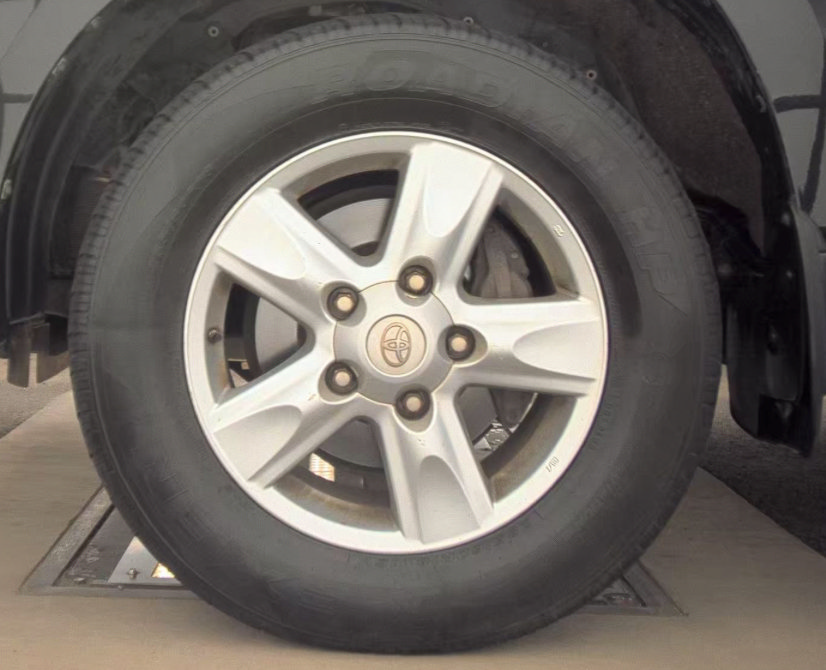 Used 2011 Toyota Land Cruiser w/ Upgrade Pkg AWD/4WD image 11
