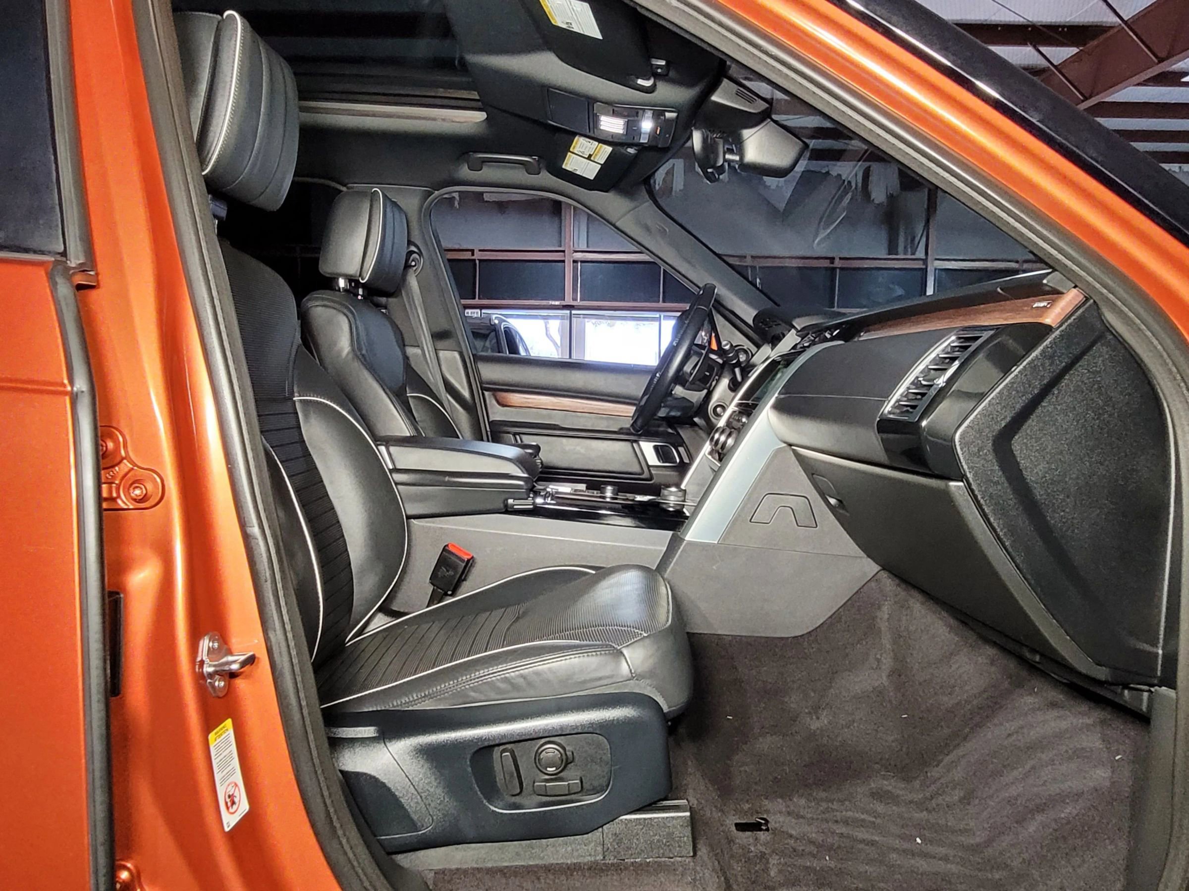 Used 2018 Land Rover Discovery HSE Luxury image 26