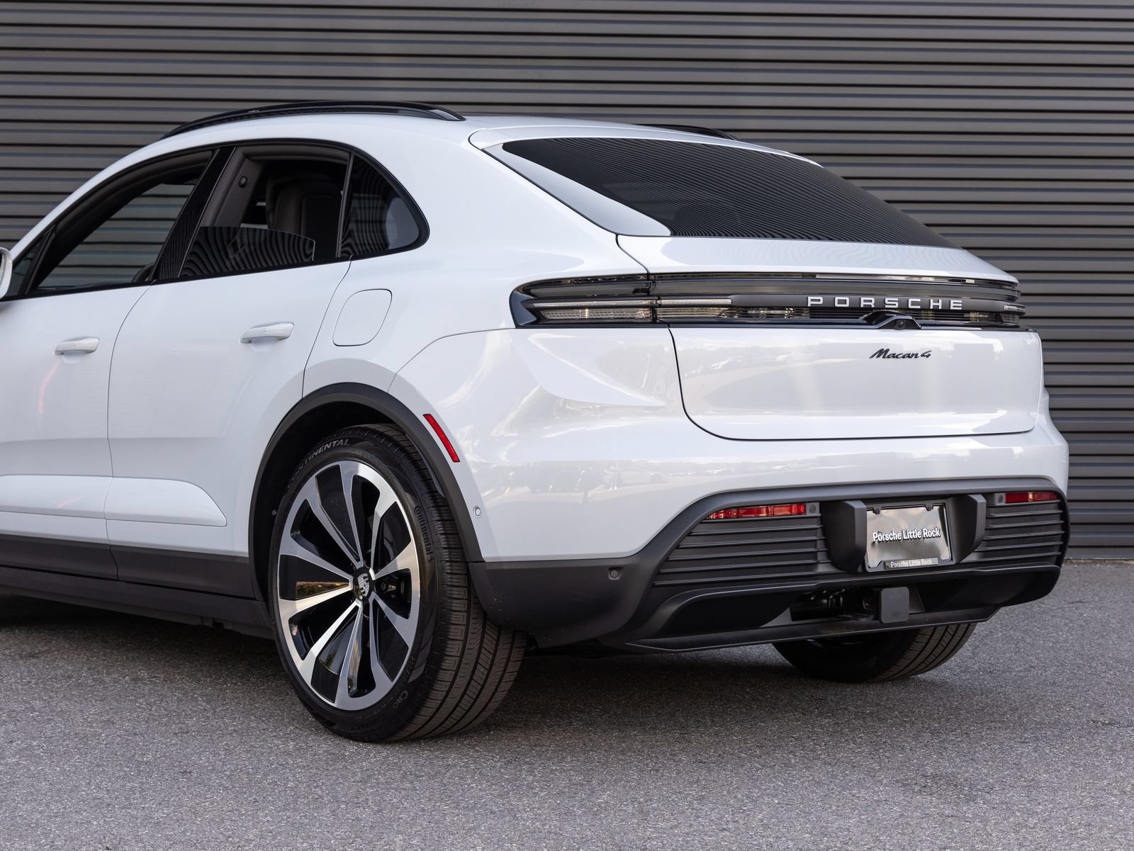 Certified 2026 Porsche Macan 4 Electric AWD/4WD image 11
