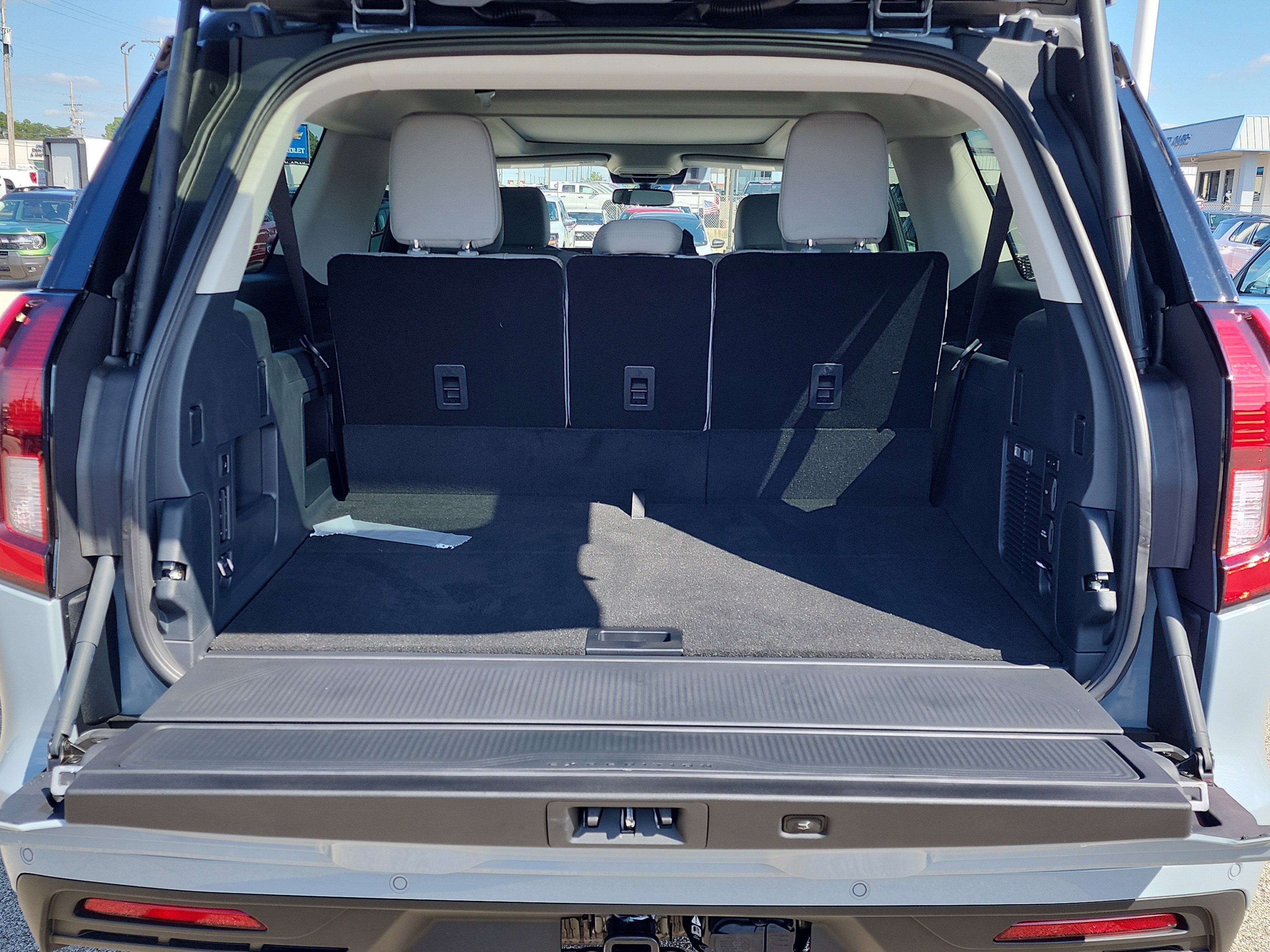 New 2025 Ford Expedition Max Active image 4