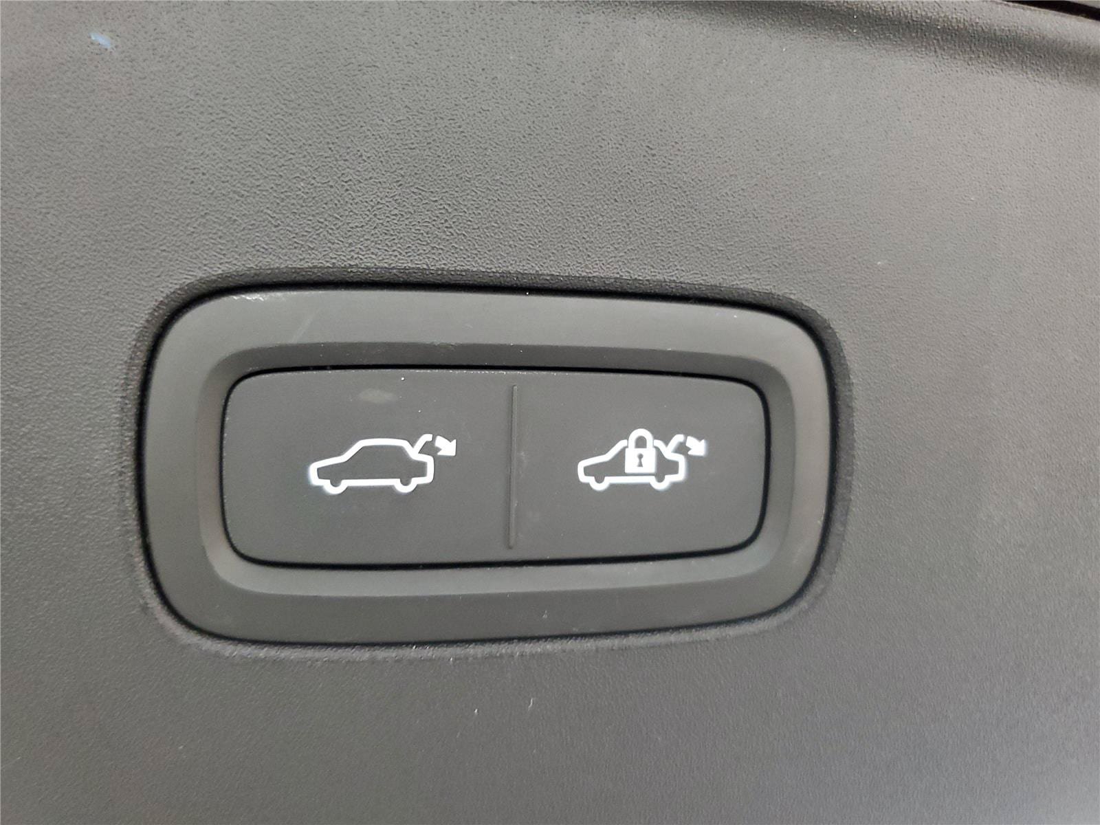Certified 2025 Volvo EX90 Ultra AWD/4WD image 5