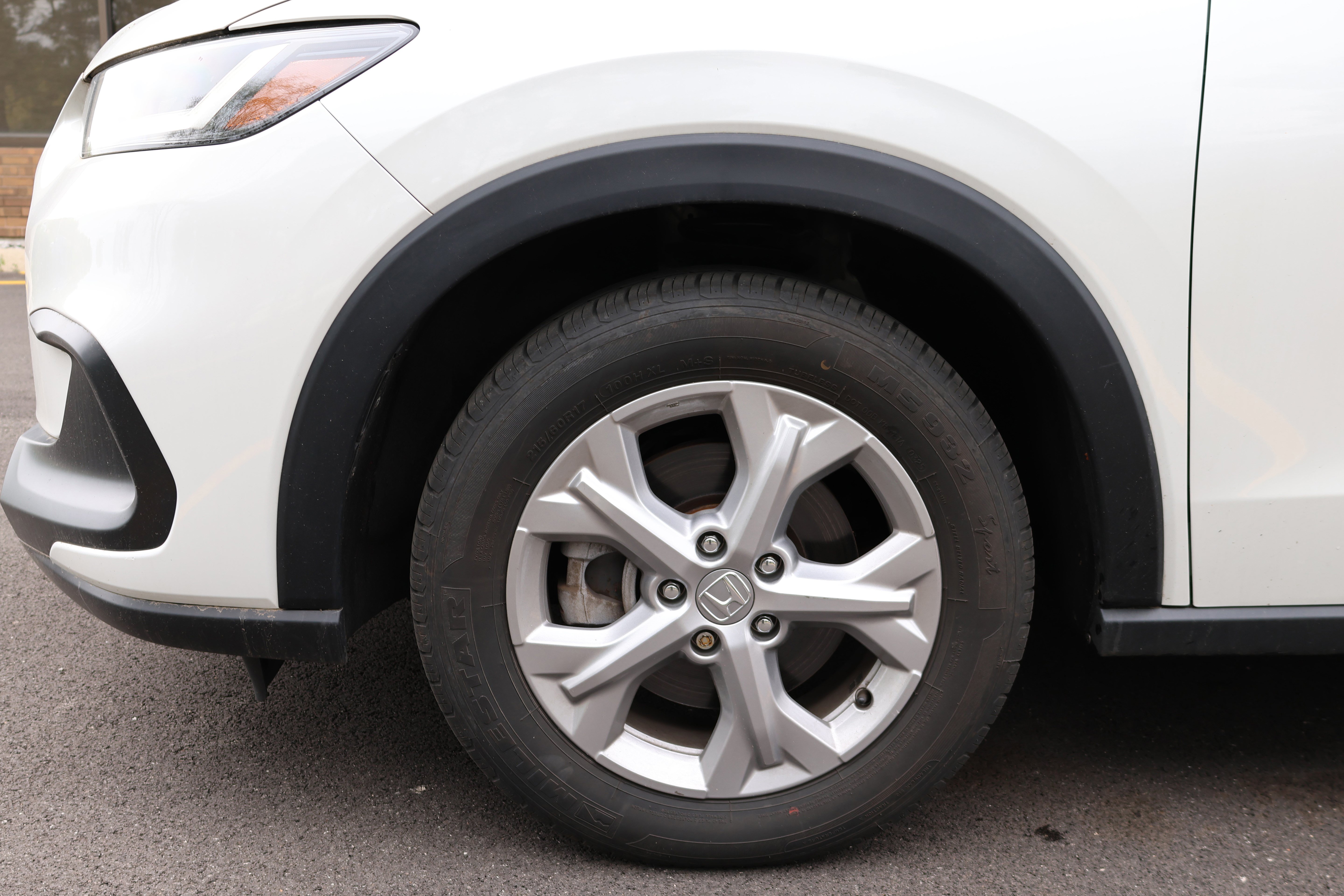 Used 2023 Honda HR-V LX image 9