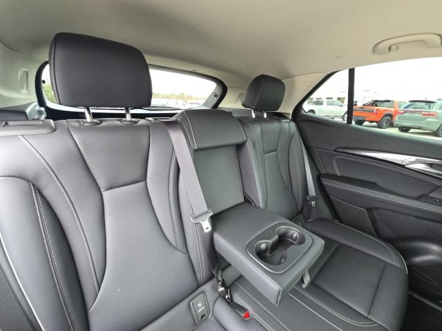 Used 2023 Buick Envision Essence image 15