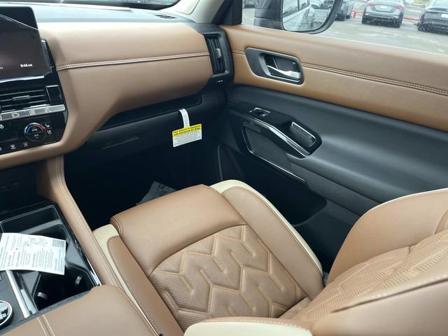 New 2026 Nissan Pathfinder Platinum AWD/4WD image 16