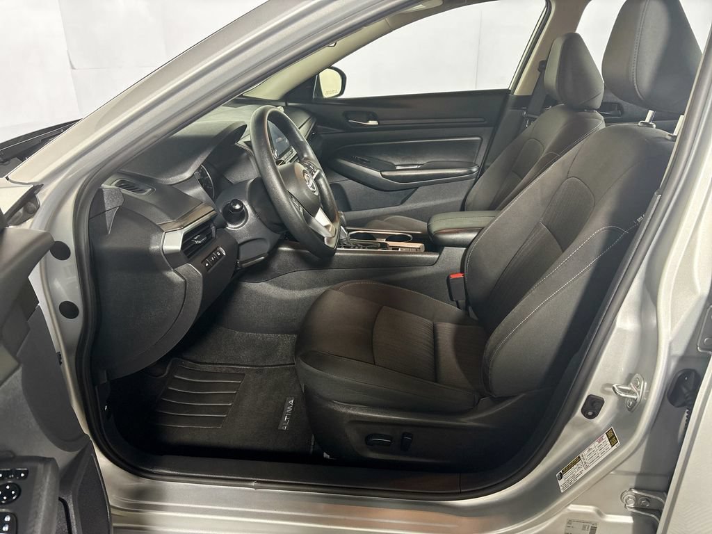 Used 2024 Nissan Altima 2.5 SV AWD/4WD image 11