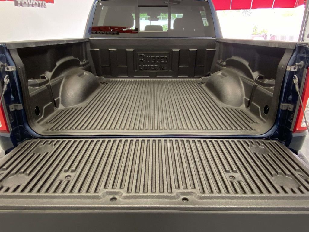 Used 2022 RAM 1500 Big Horn AWD/4WD image 16
