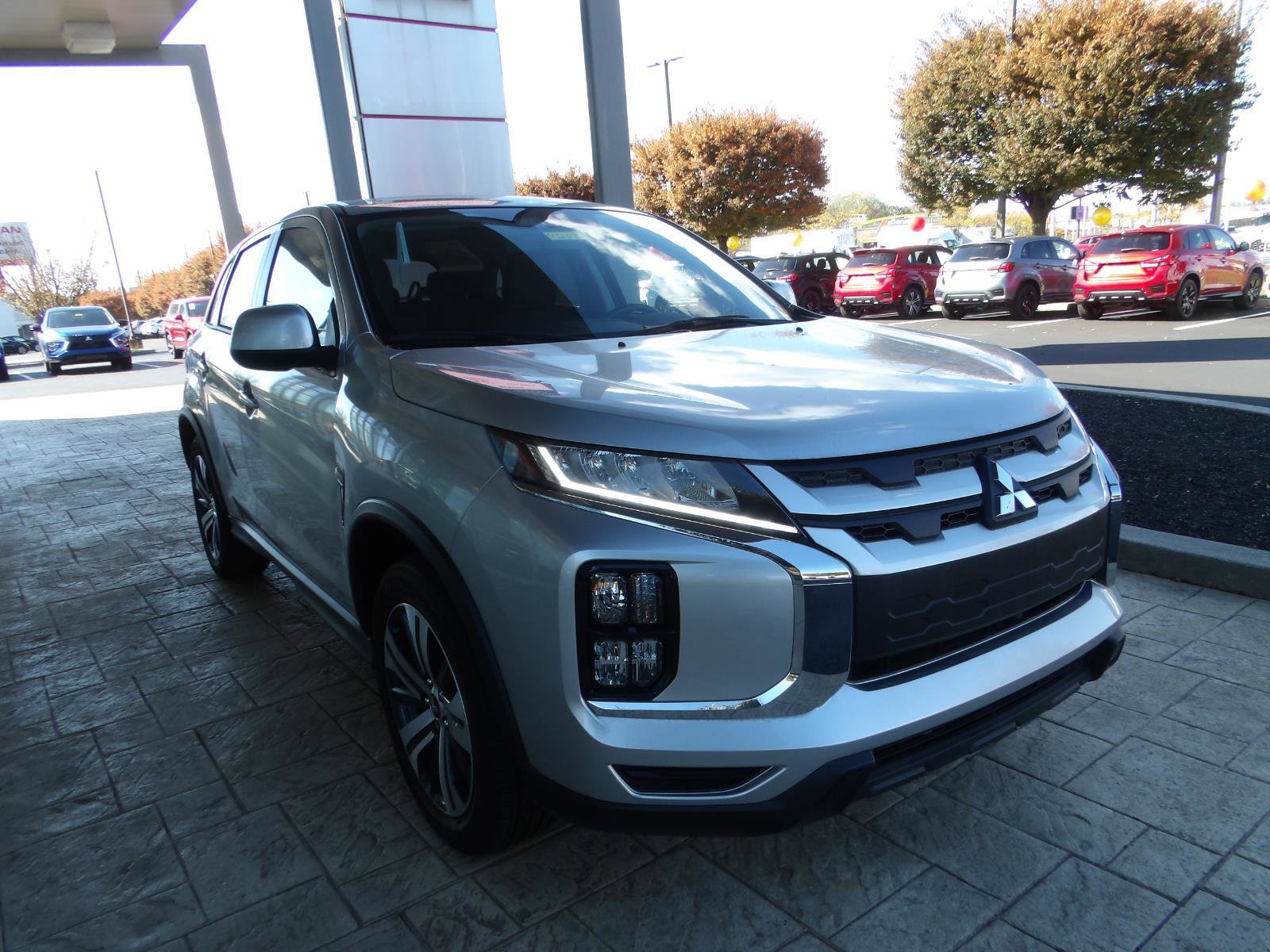 Used 2024 Mitsubishi Outlander Sport ES image 3