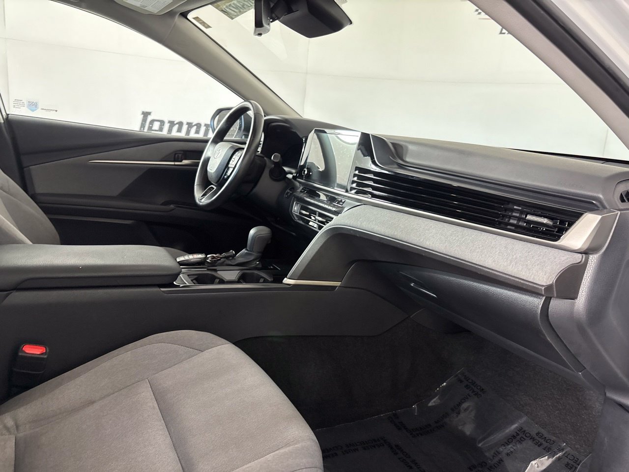 Used 2025 Toyota Camry LE w/ Convenience Package FWD image 29