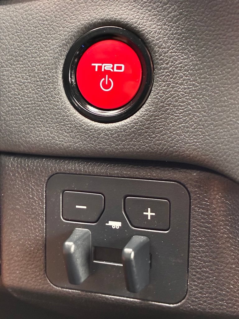 Used 2025 Toyota Sequoia Limited w/ TRD Off-Road Package AWD/4WD image 36