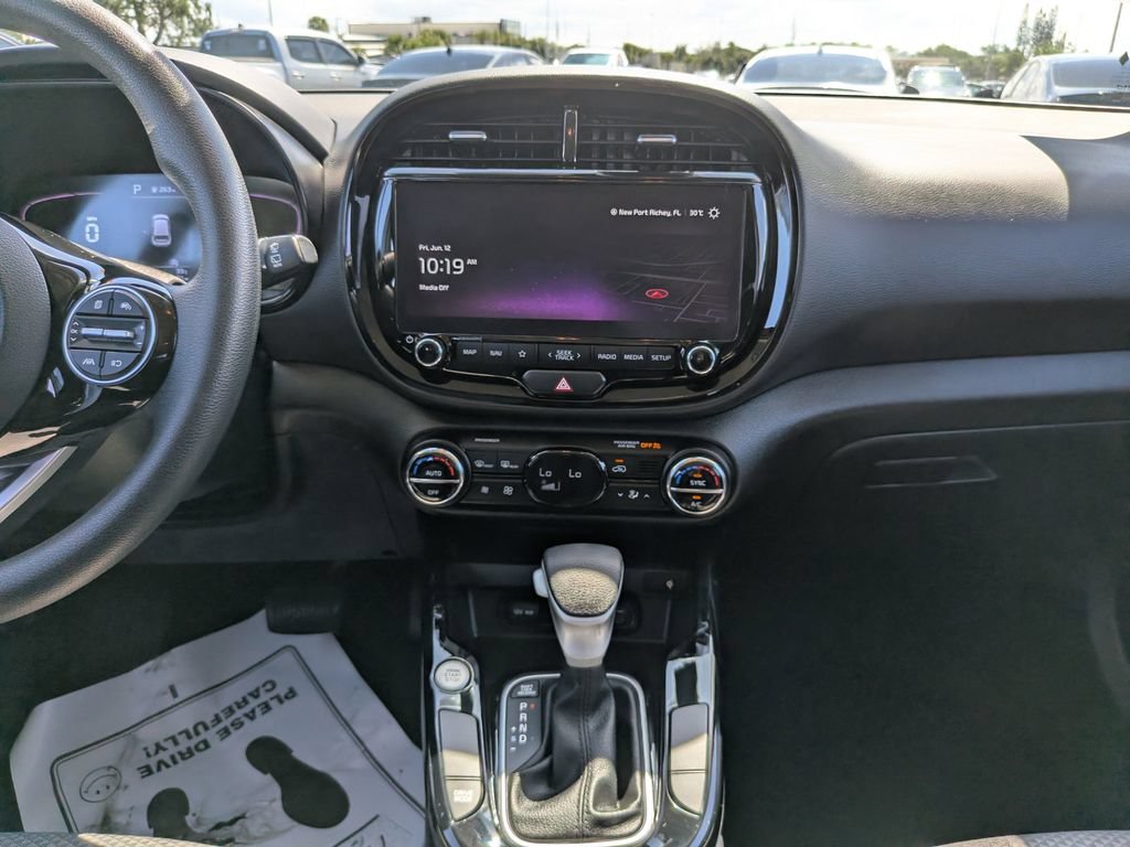 Certified 2023 Kia Soul S FWD image 15