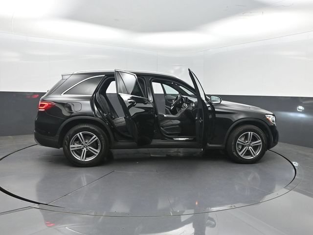 Used 2021 Mercedes-Benz GLC 300 4MATIC w/ Premium Package image 39